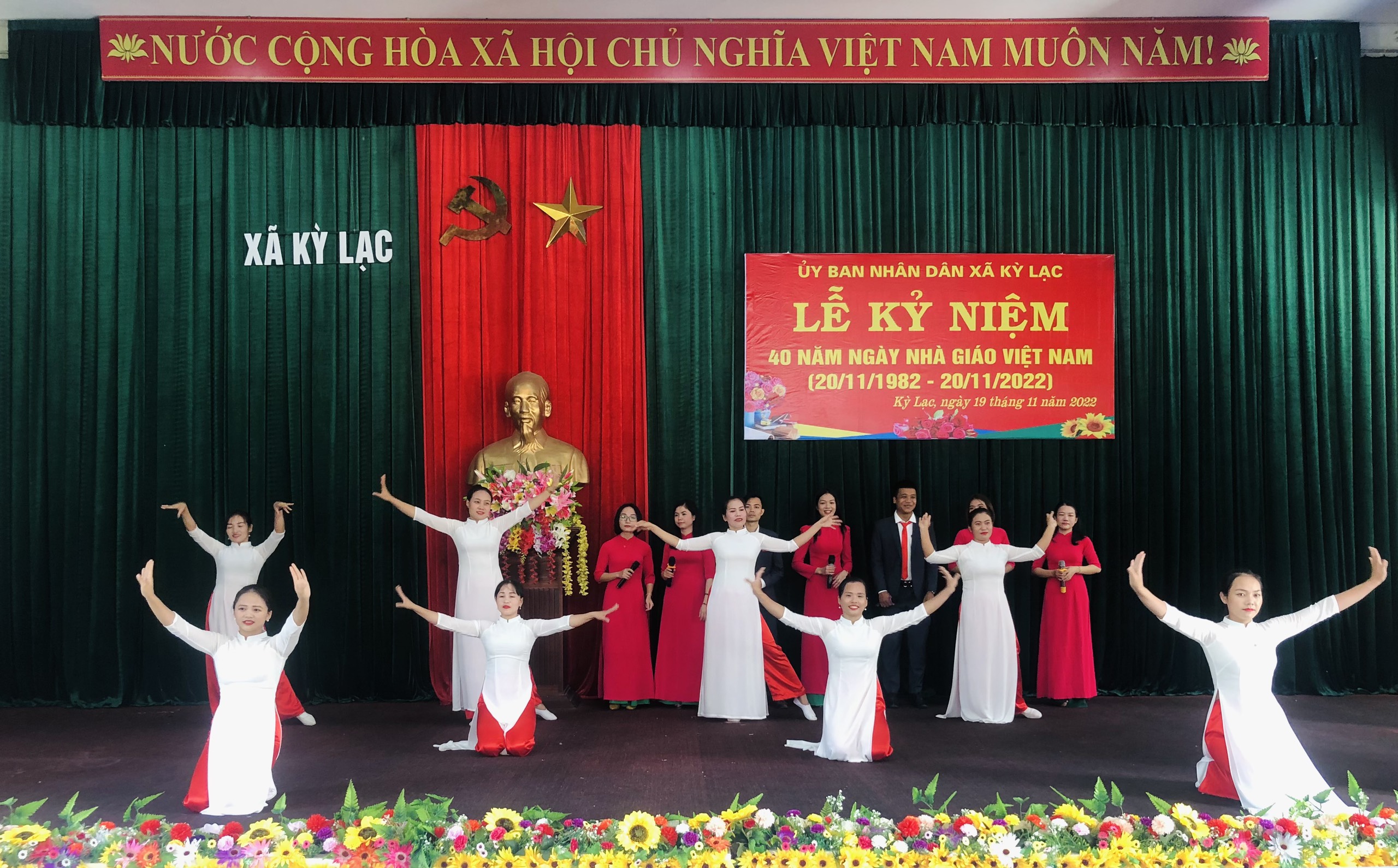 Ủy Ban Nhân Dân xã Kỳ Lạc tổ chức lễ Kỷ niệm 40 năm ngày Nhà Giáo Việt Nam.