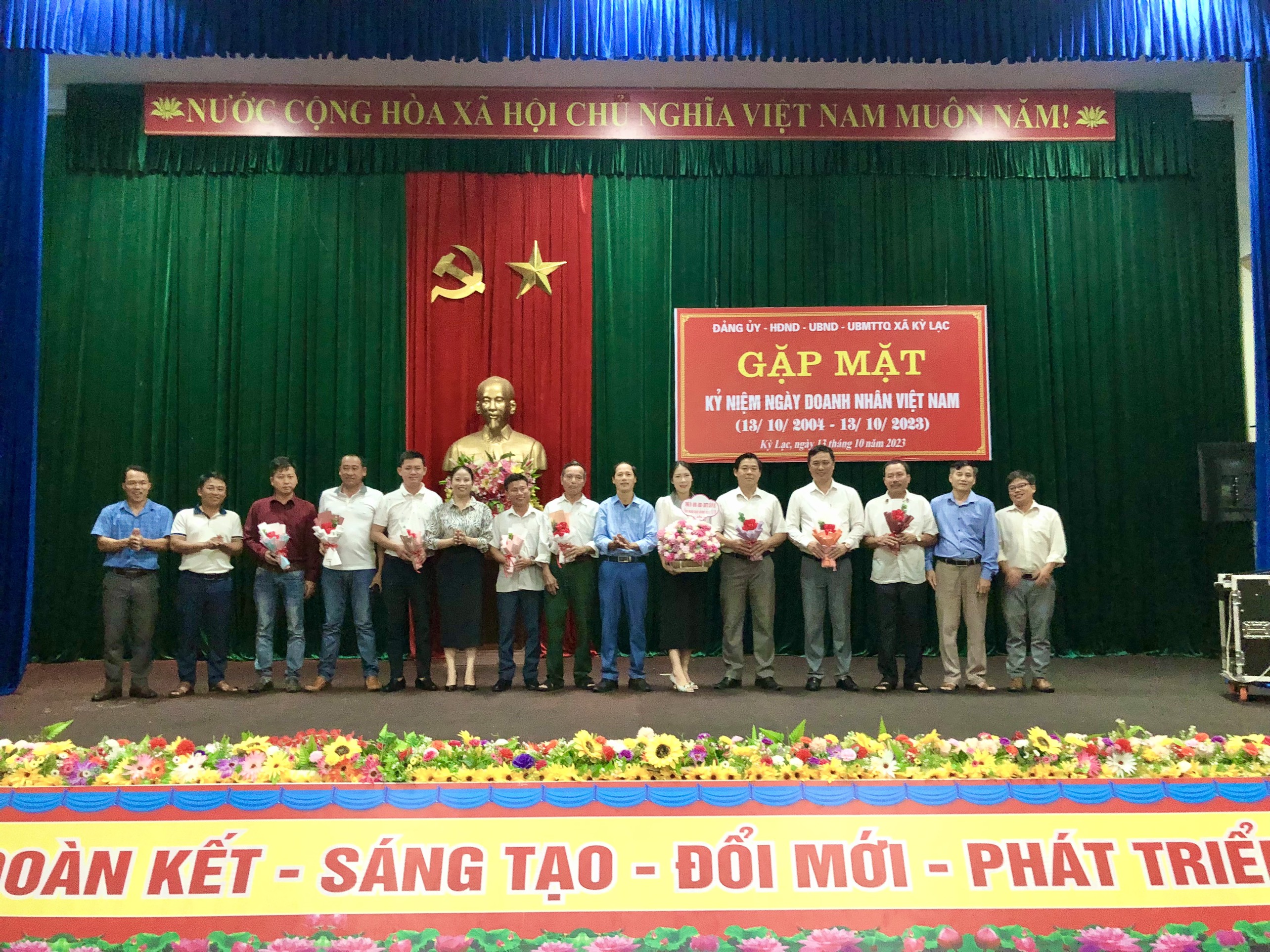 Xã Kỳ Lạc tổ chức gặp mặt kỷ niệm 19 năm Ngày Doanh nhân Việt Nam